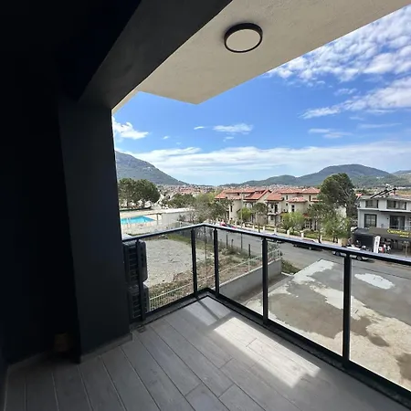 Azra 3 Kişilik Havuzlu Lüx Fethiye